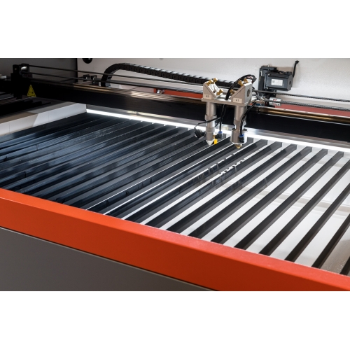 PLOTTER LASER CO2 150W+100W PENTRU METAL + ACCESORII